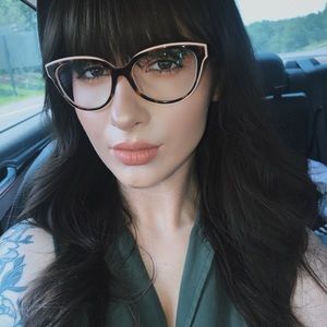 Meet your Posher, Megan